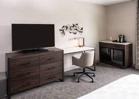 Holiday Inn BOSTON LOGAN AIRPORT - CHELSEA by IHG 5