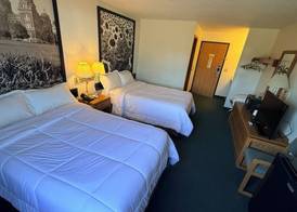 Budget inn & Suites 5