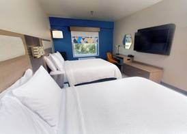 Holiday Inn Express & Suites COCOA by IHG 4