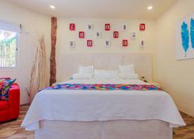 Hotel Paradise Suites 3