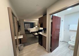 Holiday Inn Express & Suites LAFAYETTE by IHG 5