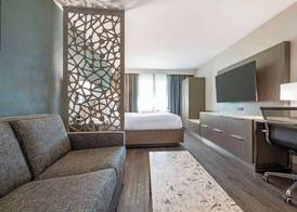 Best Western Plus Temecula Wine Country Hotel & Suites 5