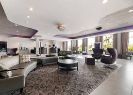 Clarion Inn & Suites Across From Universal Orlando Resort 2