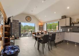 Cedar Cottage 4