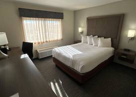 Best Western Plus Paper Valley Hotel 2