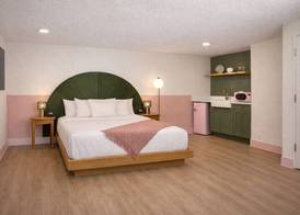 Abode Beach House 4