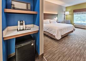 Holiday Inn Express & Suites LAKE ZURICH-BARRINGTON by IHG 3