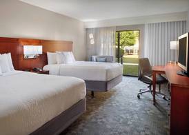 Courtyard by Marriott Fayetteville 2