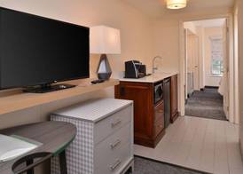 Holiday Inn & Suites RALEIGH-CARY (I-40 @WALNUT ST) by IHG 2