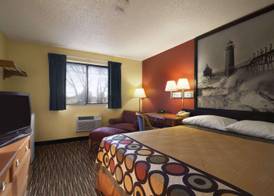 Super 8 by Wyndham Kalamazoo 4