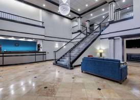 Quality Inn & Suites I-35 E-Walnut Hill 2