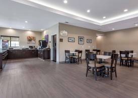 Redwood inn & Suites Crosby 2