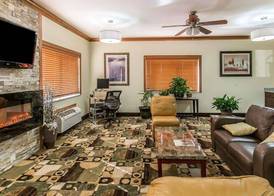 Quality Inn at Collins Road - Cedar Rapids 4