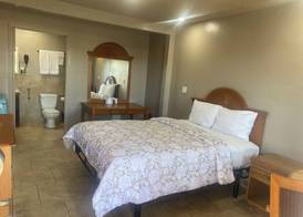 Apple Valley Motel 5