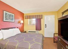 Super 8 by Wyndham La Marque TX/Texas City Area 3