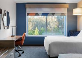 Holiday Inn Express & Suites ZION by IHG 5