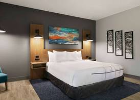 La Quinta Inn & Suites by Wyndham College Station North 4