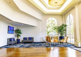 La Quinta by Wyndham Sarasota Downtown 3
