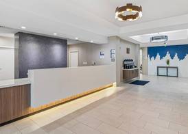 Best Western Valencia/Six Flags Inn & Suites 3