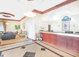 Days Inn by Wyndham Robstown 3
