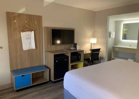 Days Inn by Wyndham Atlanta Stone Mountain 4