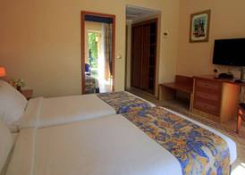 The Kairaba Beach Hotel 4