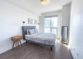 Comfy Suites Rogers Centre Free Parking 4