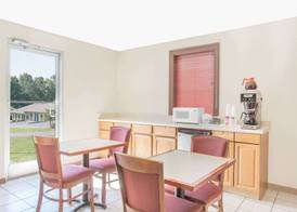 Knights Inn Emporia 4