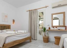 Studios Vrettos Beachside Hotel 2