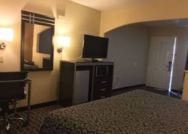 Days Inn & Suites by Wyndham Houston North - Spring 5