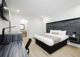 Sapphire Inn & Suites 4