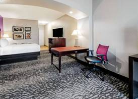 La Quinta Inn & Suites by Wyndham DFW Airport West - Bedford 5