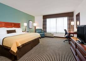 Baymont by Wyndham Denver International Airport 5
