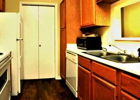 The Reside Fully Furnished Condos - Medical Stays Welcome 4