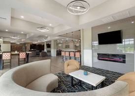 La Quinta Inn & Suites by Wyndham Coralville Iowa City 2