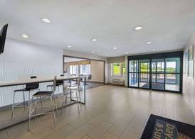 Days Inn & Suites by Wyndham Kansas City South 2
