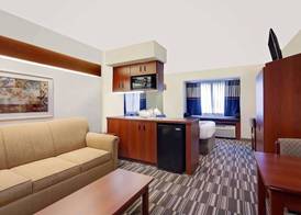 Microtel Inn & Suites by Wyndham Middletown 5