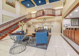 Best Western Plus Lake Elsinore Inn & Suites 2