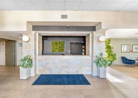 Uptown Inn - Limited Service Apart-Hotel 3