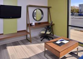 Holiday Inn Express & Suites SPRINGFIELD by IHG 5