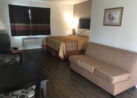 Manhattan Inn & Suites 4