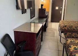 Nampa Inn & Suites 2