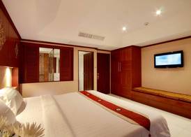 Rayaburi Hotel, Patong 4