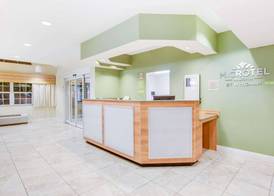 Microtel Inn & Suites by Wyndham Saraland 2