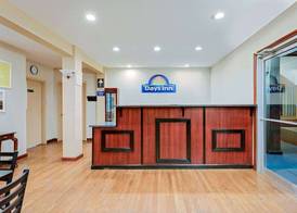 Days Inn by Wyndham Fairmont 2