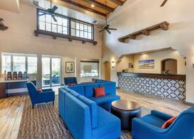 Comfort Inn & Suites Orange County John Wayne Airport 3