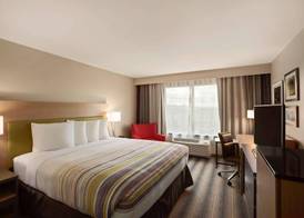 Country Inn & Suites by Radisson, Lawrence, KS 5