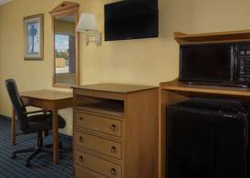 Super 8 by Wyndham Breaux Bridge 5
