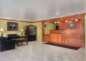 Days Inn by Wyndham Lumberton 2
