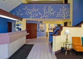 Days Inn by Wyndham Blue Springs 4